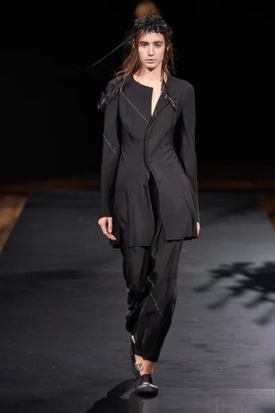 Look 13